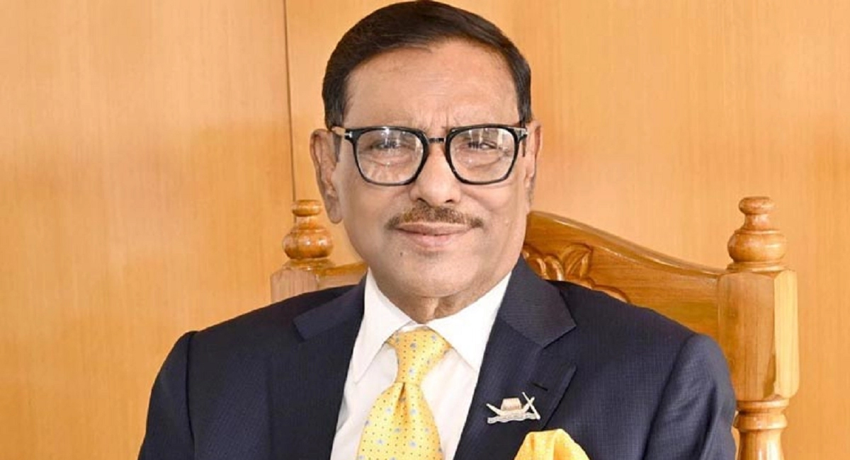 তিনি বলেন, গত ৪৩ বছরের সবচেয়ে সাহসী নেতা ও সৎ রাজনীতিকের নাম বঙ্গবন্ধুকন্যা শেখ হাসিনা। গত ১৫ বছরে উন্নয়ন অর্জন ও আধুনিকতায় বাংলাদেশ বদলে গেছে। ১৫ বছর আগের বাংলাদেশ, আর এখনকার বাংলাদেশের কোনো মিল নেই। এ সময় মির্জা ফখরুল ইসলাম আলমগীরের সমালোচনা করে ওবায়দুল কাদের বলেছেন, ডোনাল্ড লু’র বক্তব্যের পর মির্জা ফখরুলের বক্তব্যের আর কোনো মূল্য নেই। মার্কিন সহকারী পররাষ্ট্রমন্ত্রী ডোনাল্ড লু’র বক্তব্য পরিষ্কার। কিন্তু ফখরুল কী করে জানলেন যুক্তরাষ্ট্র তার আগের অবস্থানে রয়েছে? ওবায়দুল কাদের আরও বলেন, শেখ হাসিনার স্বদেশ প্রত্যাবর্তন আসলে বাংলাদেশের গণতন্ত্রের প্রত্যাবর্তন। স্বাধীনতার আদর্শের প্রত্যাবর্তন। মুক্তিযুদ্ধের মূল্যবোধের প্রত্যাবর্তন। শেখ হাসিনার স্বদেশ প্রত্যাবর্তন মুক্তিযুদ্ধের রণধ্বনি জয়, বাংলার প্রবর্তন। তিনি ফিরে এসেছিলেন বলেই গণতন্ত্র শৃঙ্খল মুক্ত হয়েছে। আওয়ামী লীগের ত্রাণ ও সমাজকল্যাণ উপকমিটির সম্পাদক আমিনুল ইসলাম আমিনের সভাপতিত্বে অনুষ্ঠানে আরও বক্তব্য রাখেন স্বরাষ্ট্রমন্ত্রী আসাদুজ্জামান খান কামাল, আওয়ামী লীগের সাংগঠনিক সম্পাদক মির্জা আজম প্রমুখ।